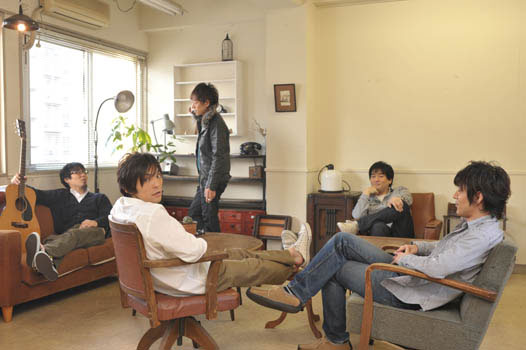 01_TOKYO60WATTS_350610 01_TOKYO60WATTS_350610